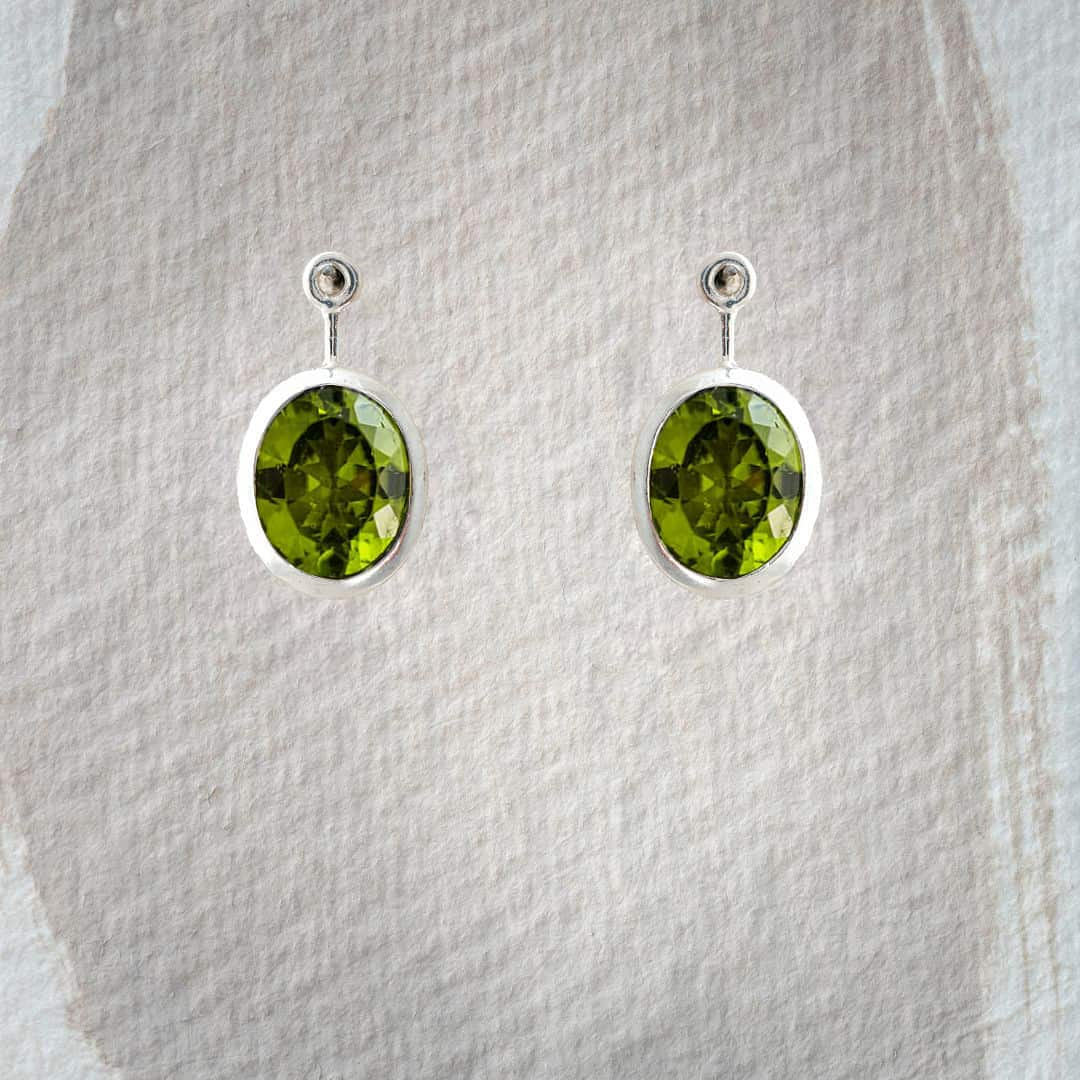 Peridot grün oval gefasst 8x10mm